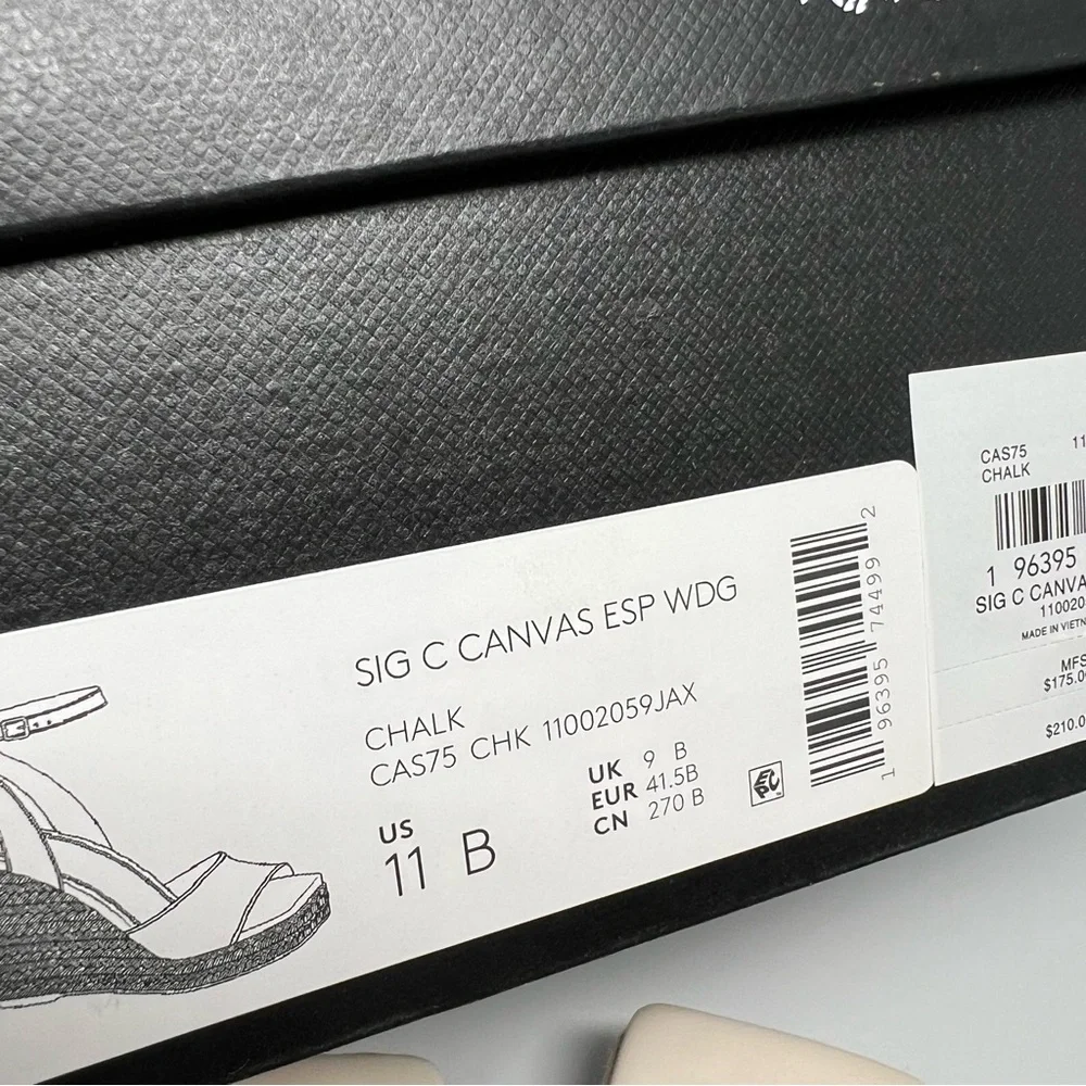 Coach Signature C Wedge Sandals
Size 11 - Picture 9 of 10